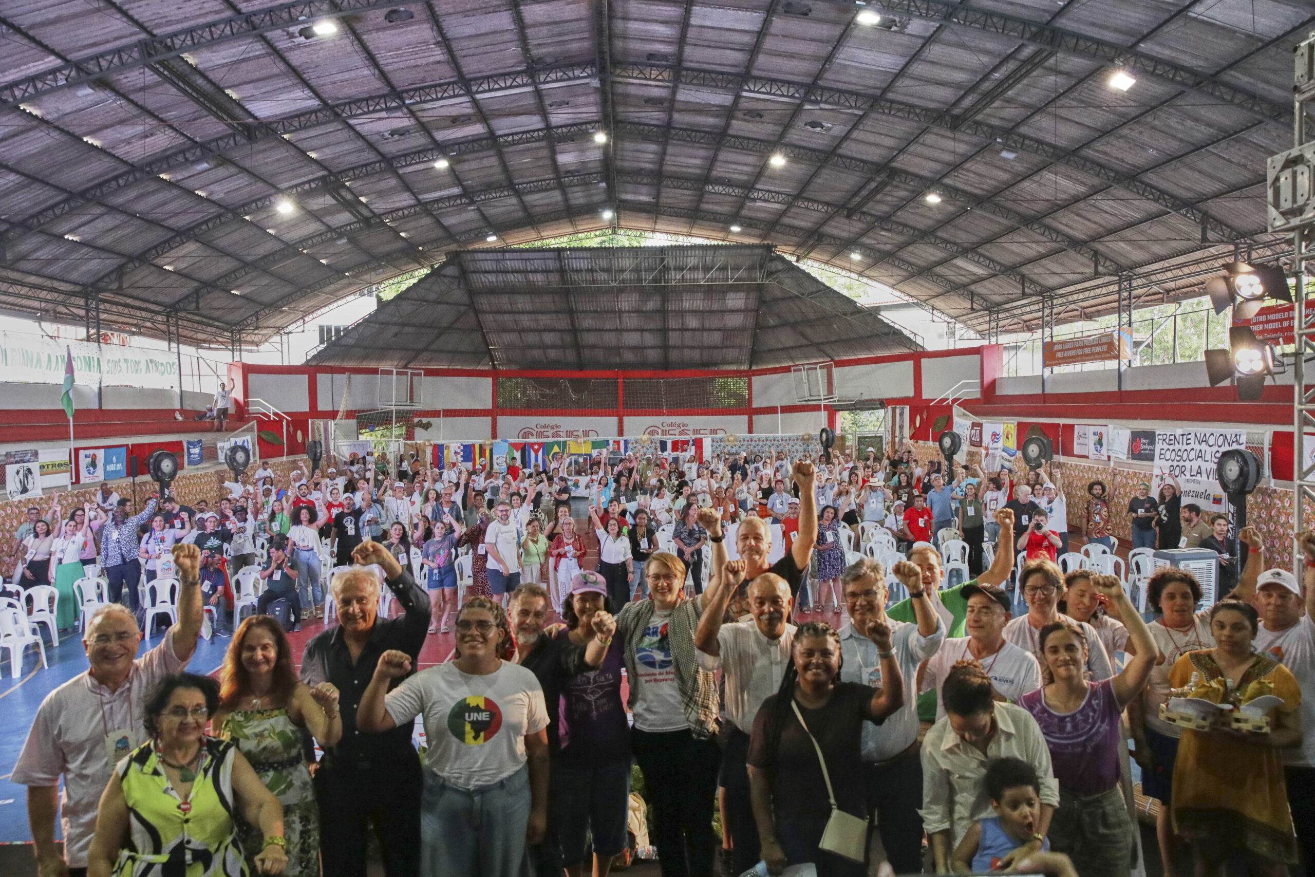 La inauguración del IV Encuentro Internacional celebra la histórica organización de los afectados
