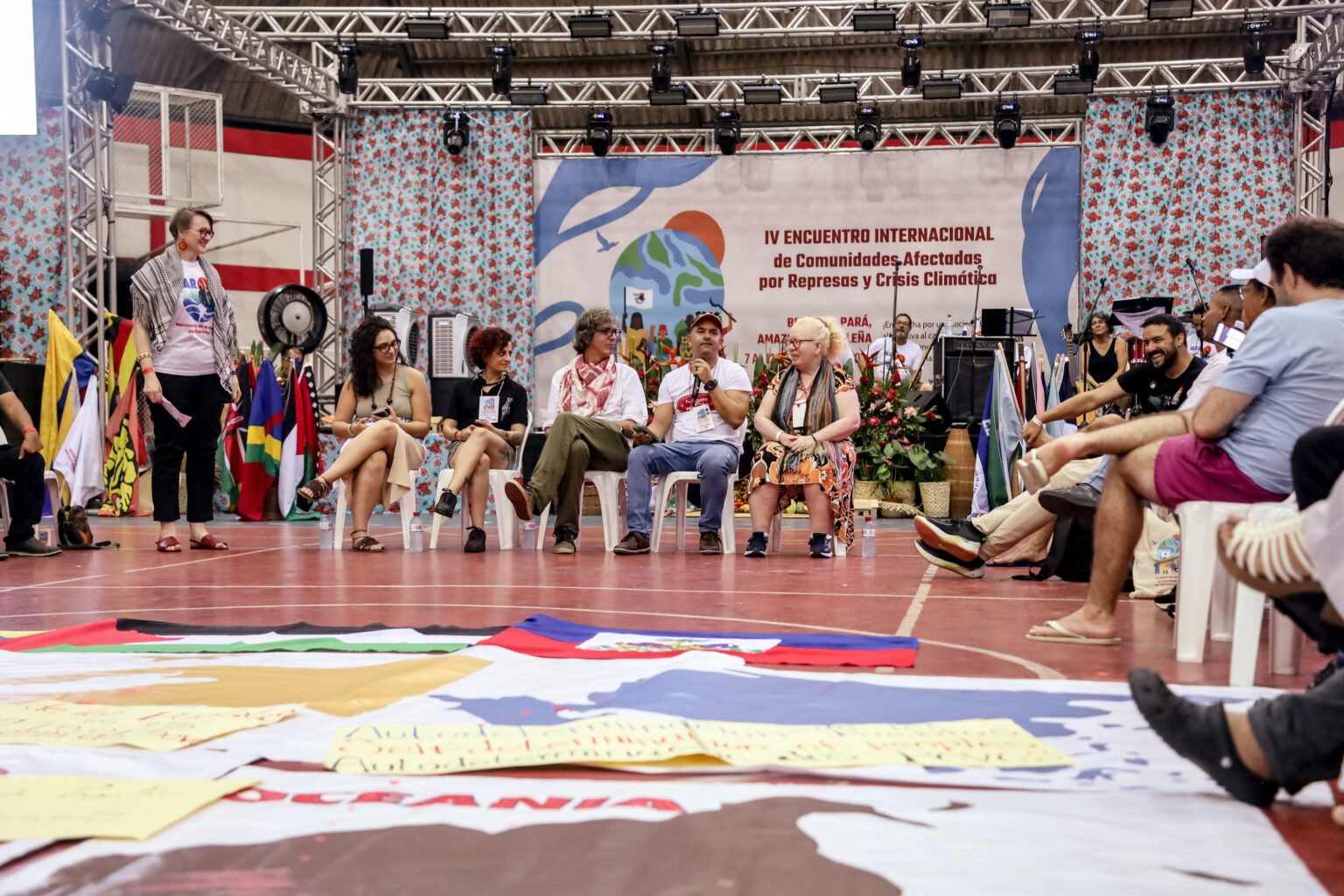 Afectados de los cinco continentes se unen en solidaridad con los pueblos de Venezuela, Haití, Palestina y Cuba