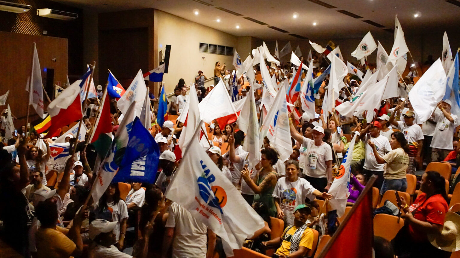 Manifiesto Público y Anuncio de la Edificación del Movimiento Internacional de Poblaciones Afectadas